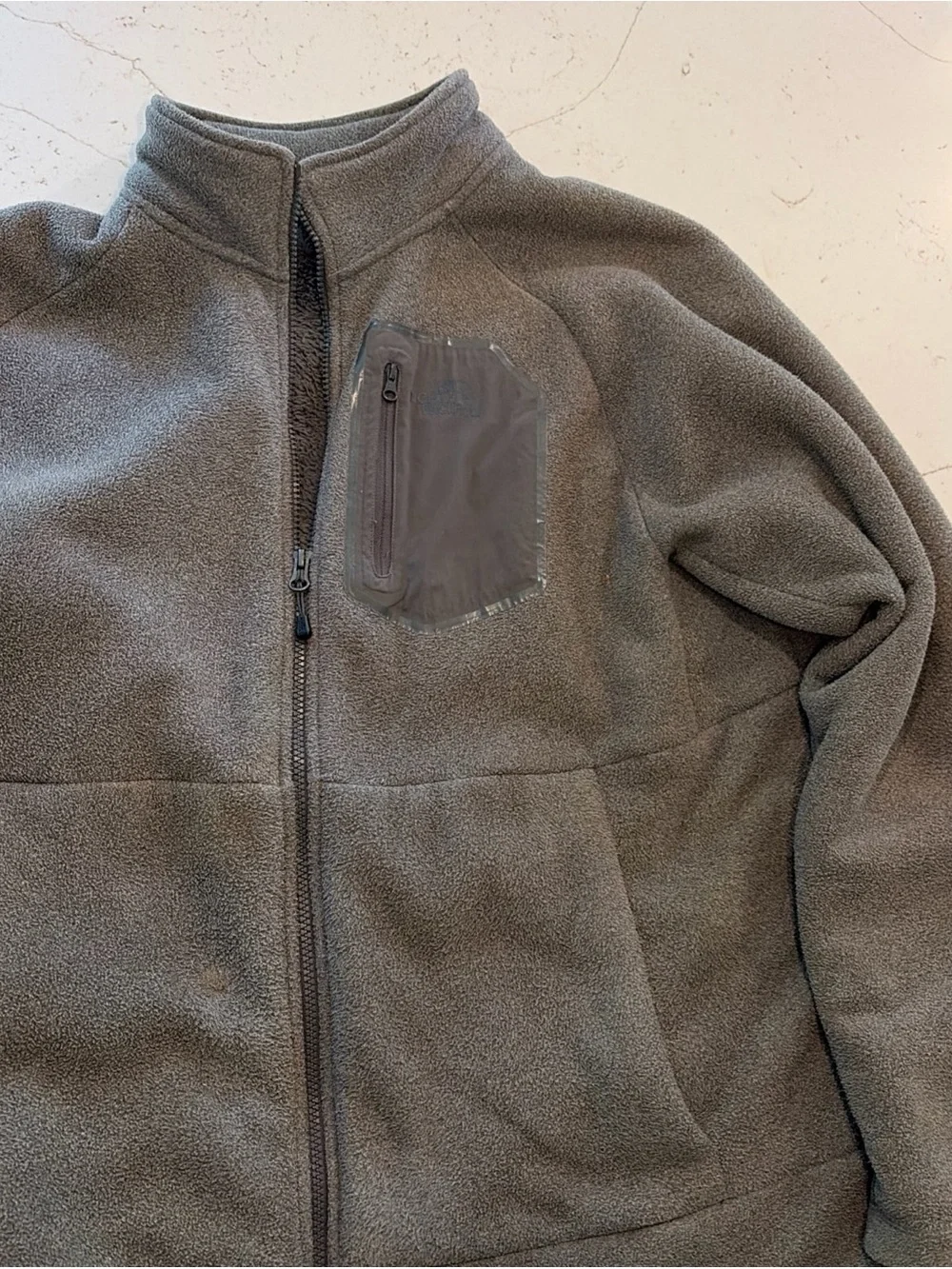 The North Face Men’s Lightweight Fleece Jacket in Gray